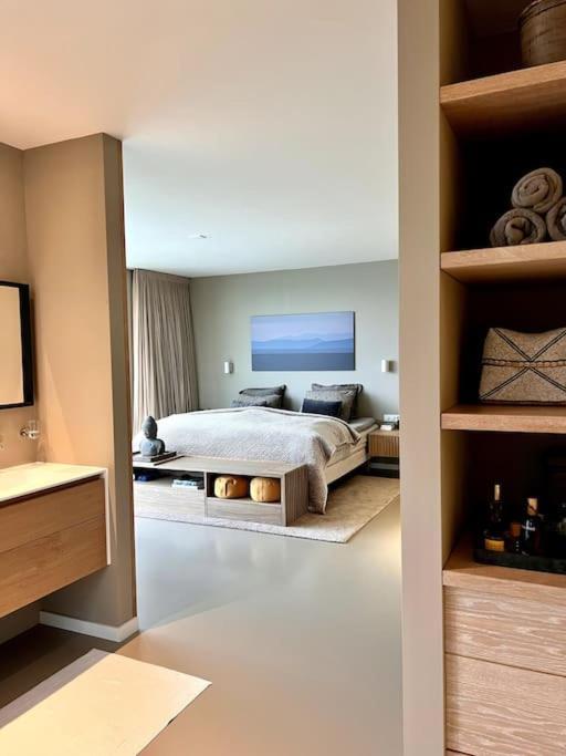 Luxury Waterfrontvilla