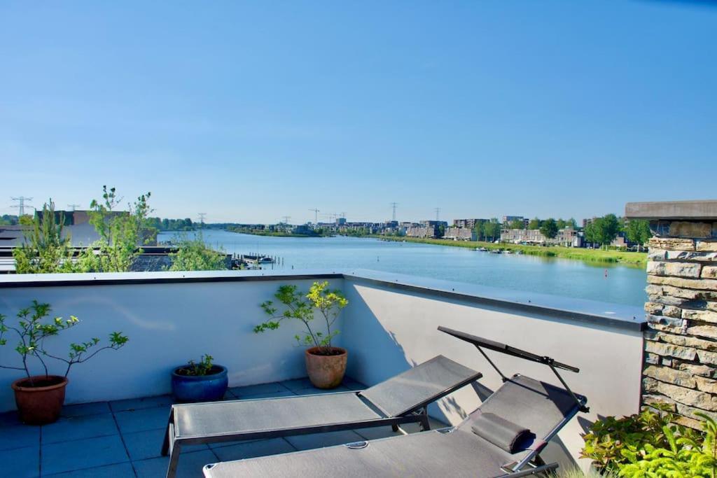 Luxury Waterfrontvilla