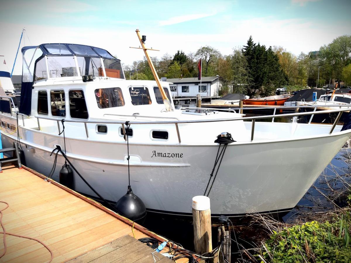 Motor Yacht Amazone Botel