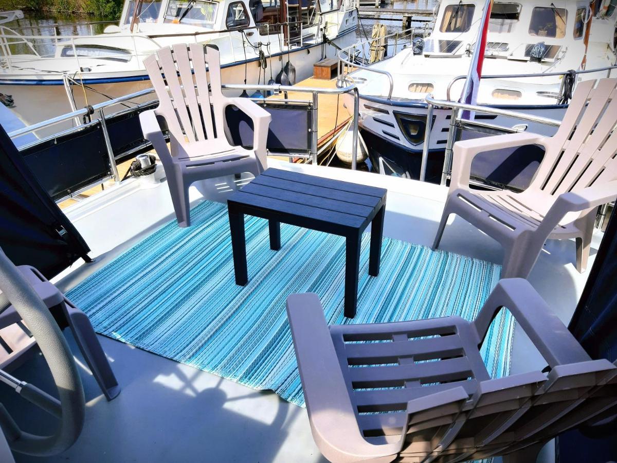 Motor Yacht Amazone Botel