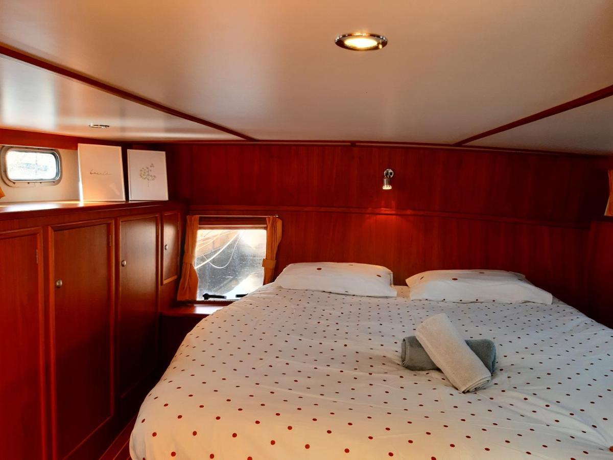 Motor Yacht Amazone Botel