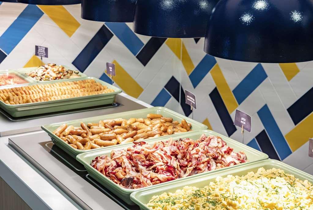 Hampton By Hilton Arena Boulevard Hotel 3*