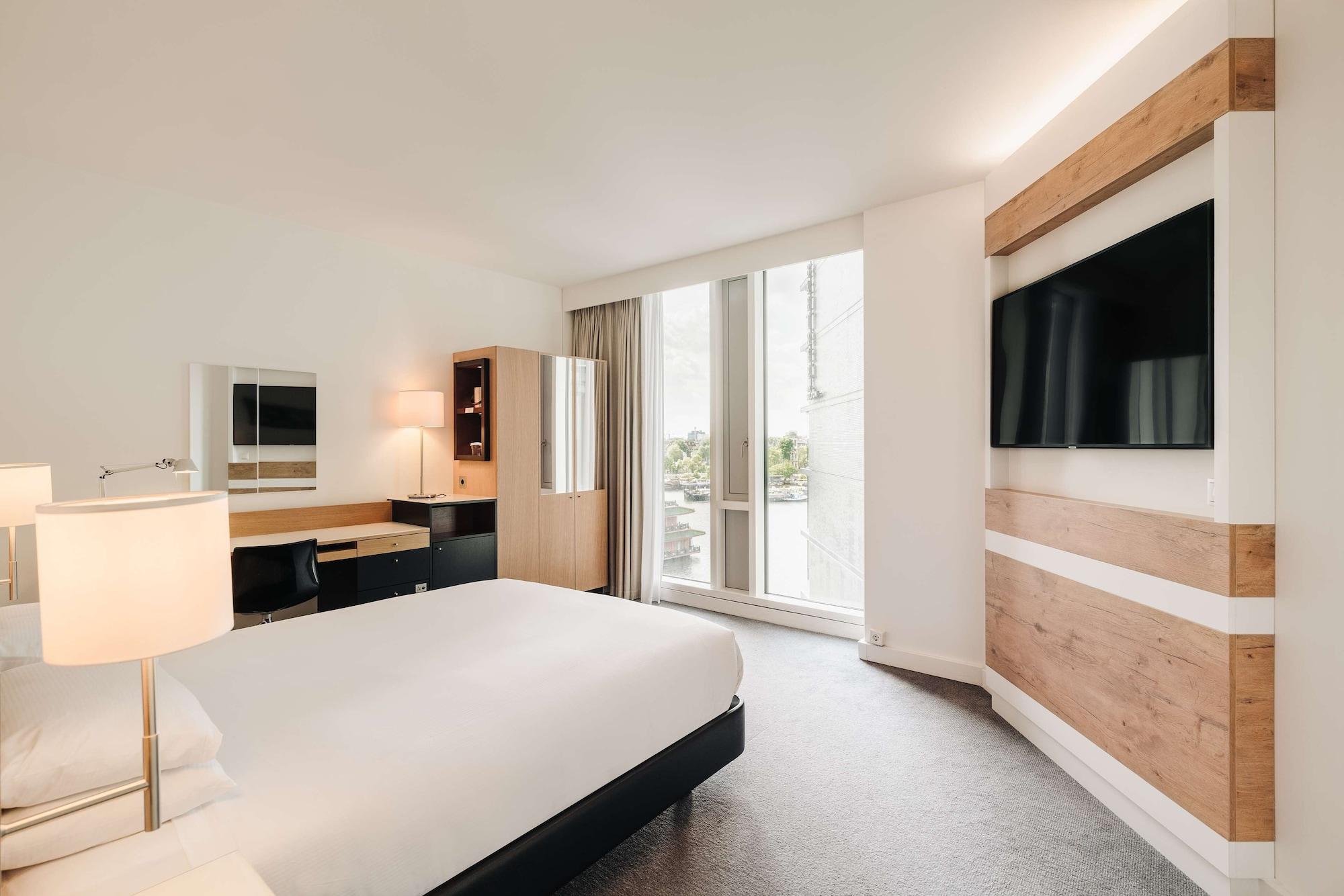 Doubletree By Hilton Station 4*