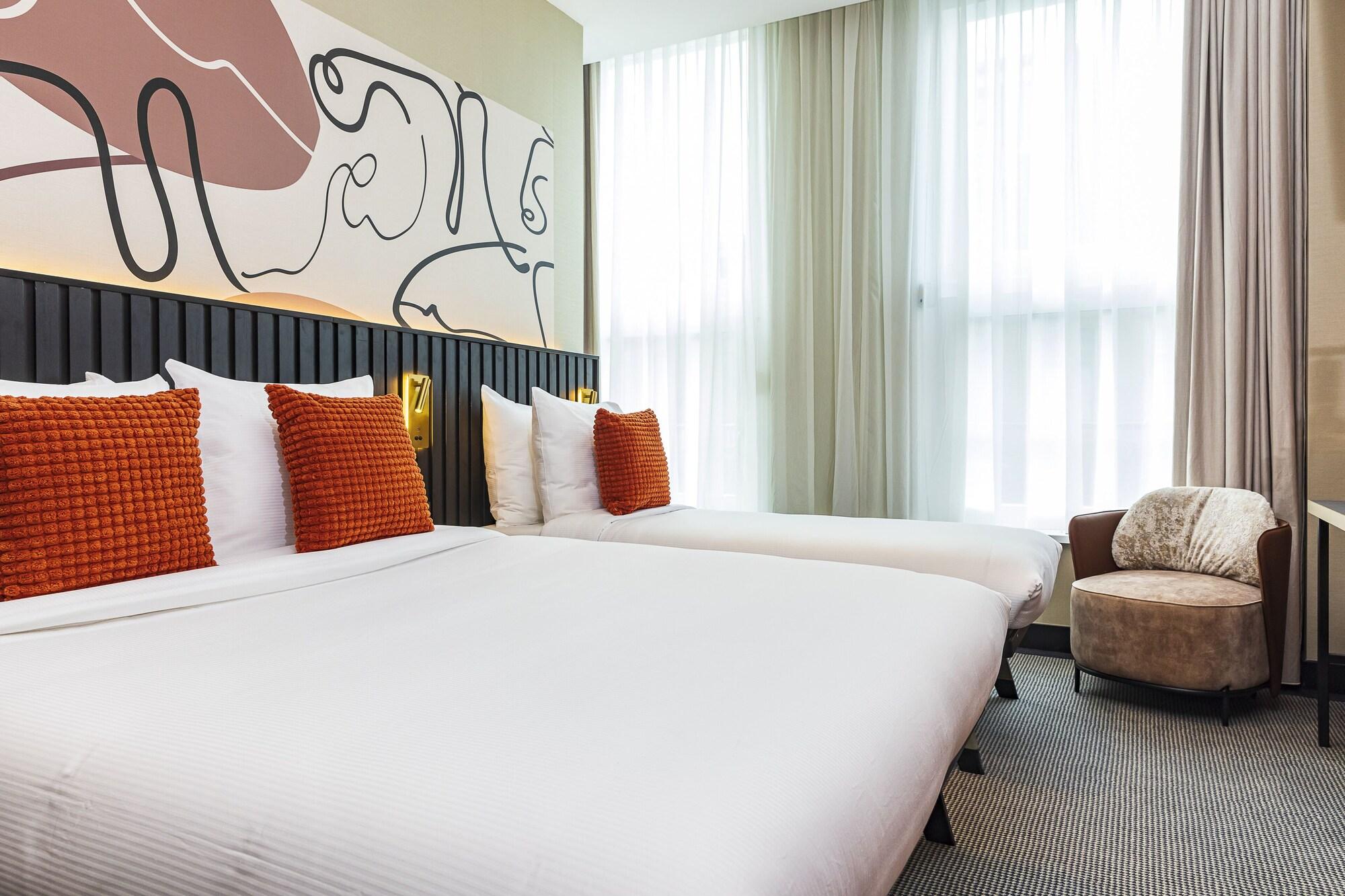 Huygens Place Hotel