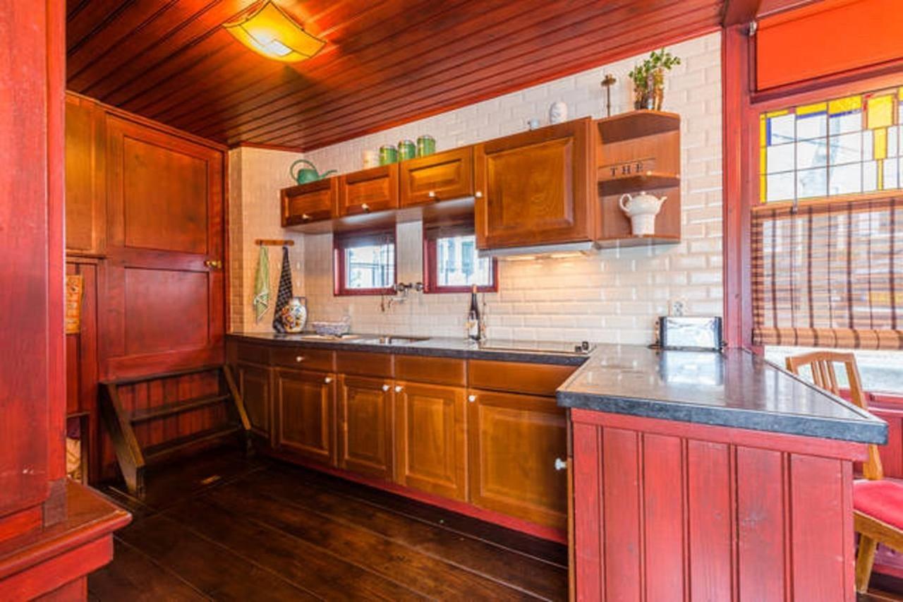 Houseboat Amstel River Studio Botel