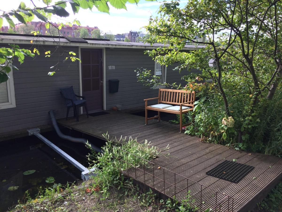 Tiny Houseboat On The Amstel River Bed & Breakfast Amsterdam
