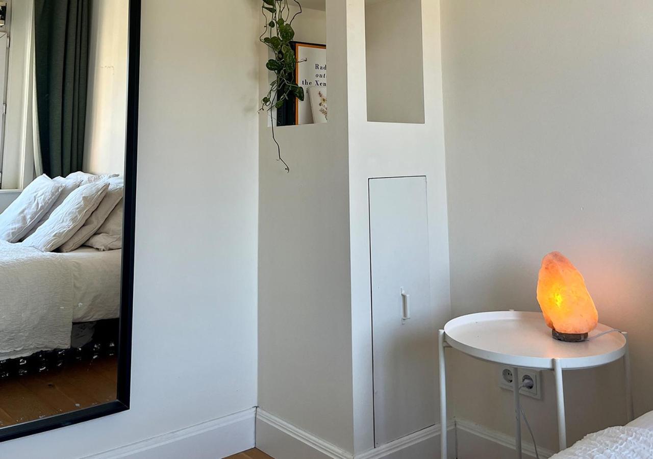 Modern And Light In Amsterdam-west Appartement Amsterdam