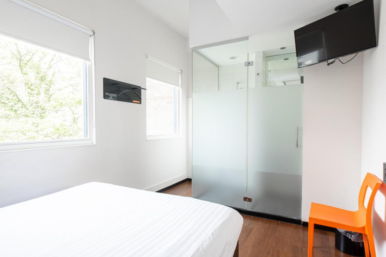 Easyhotel City Centre South Hotel 2*