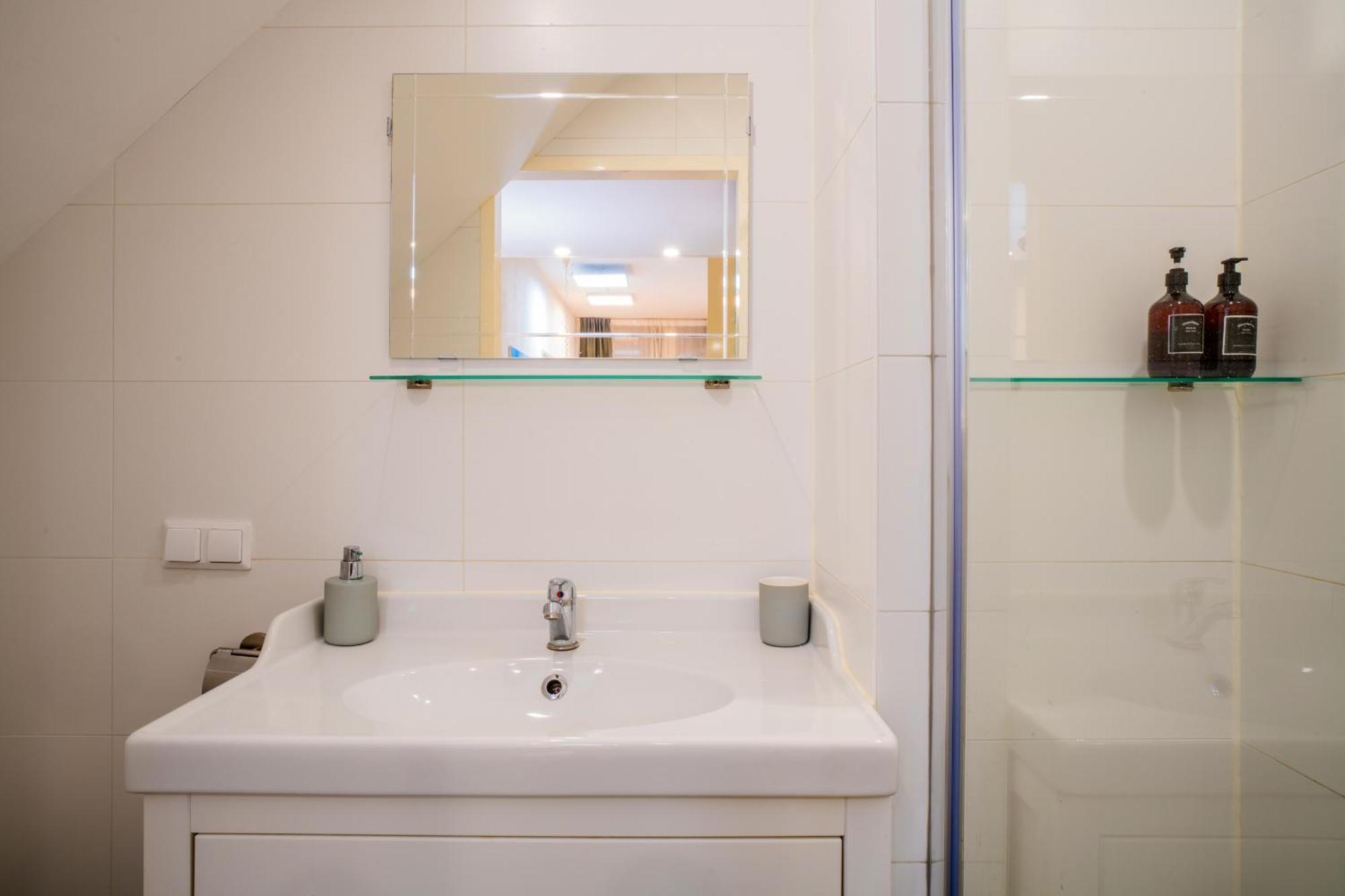 Privatunterkunft Fully Fitted - 15 Min From Station *