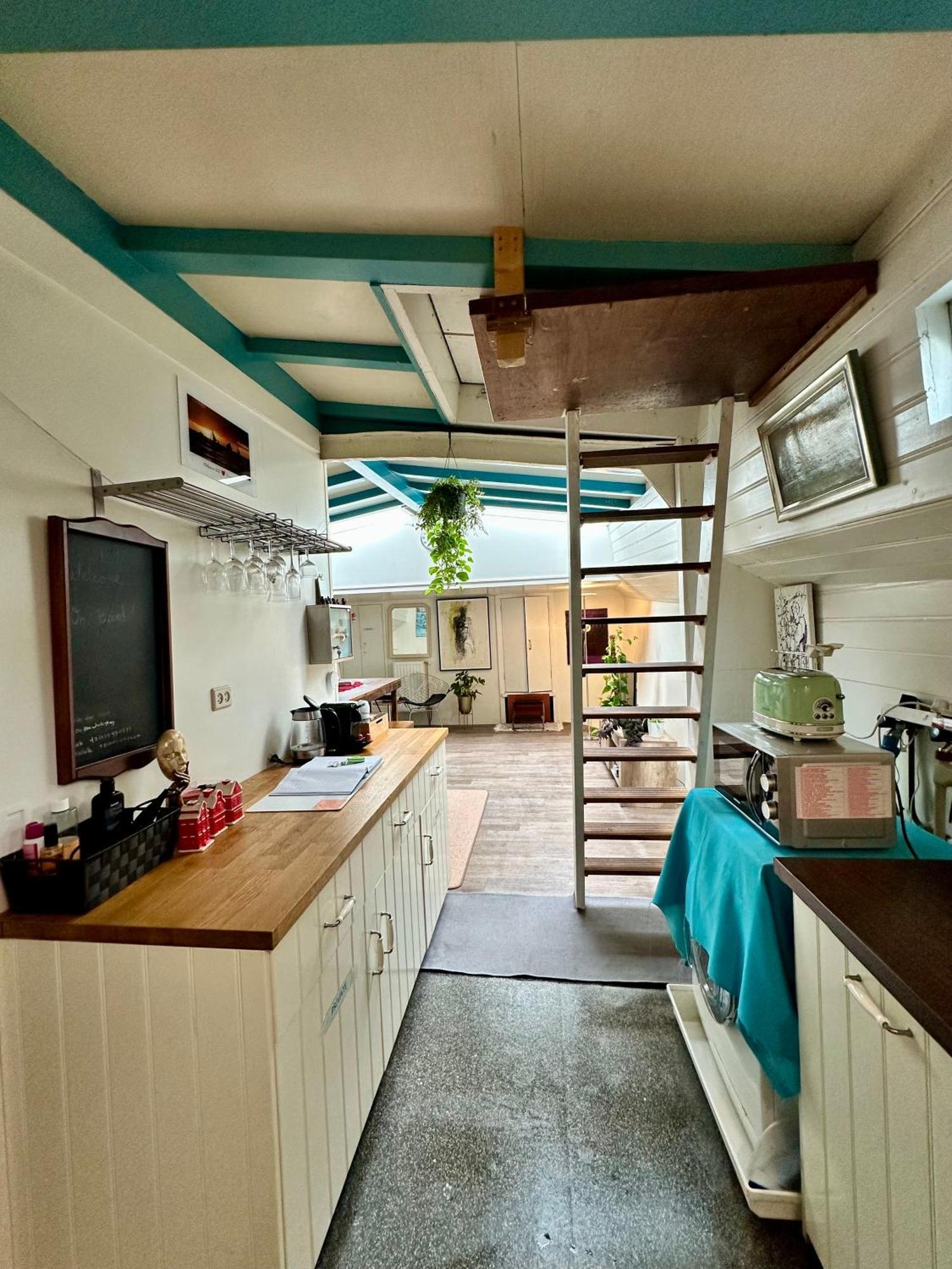 Houseboat In Homestay
