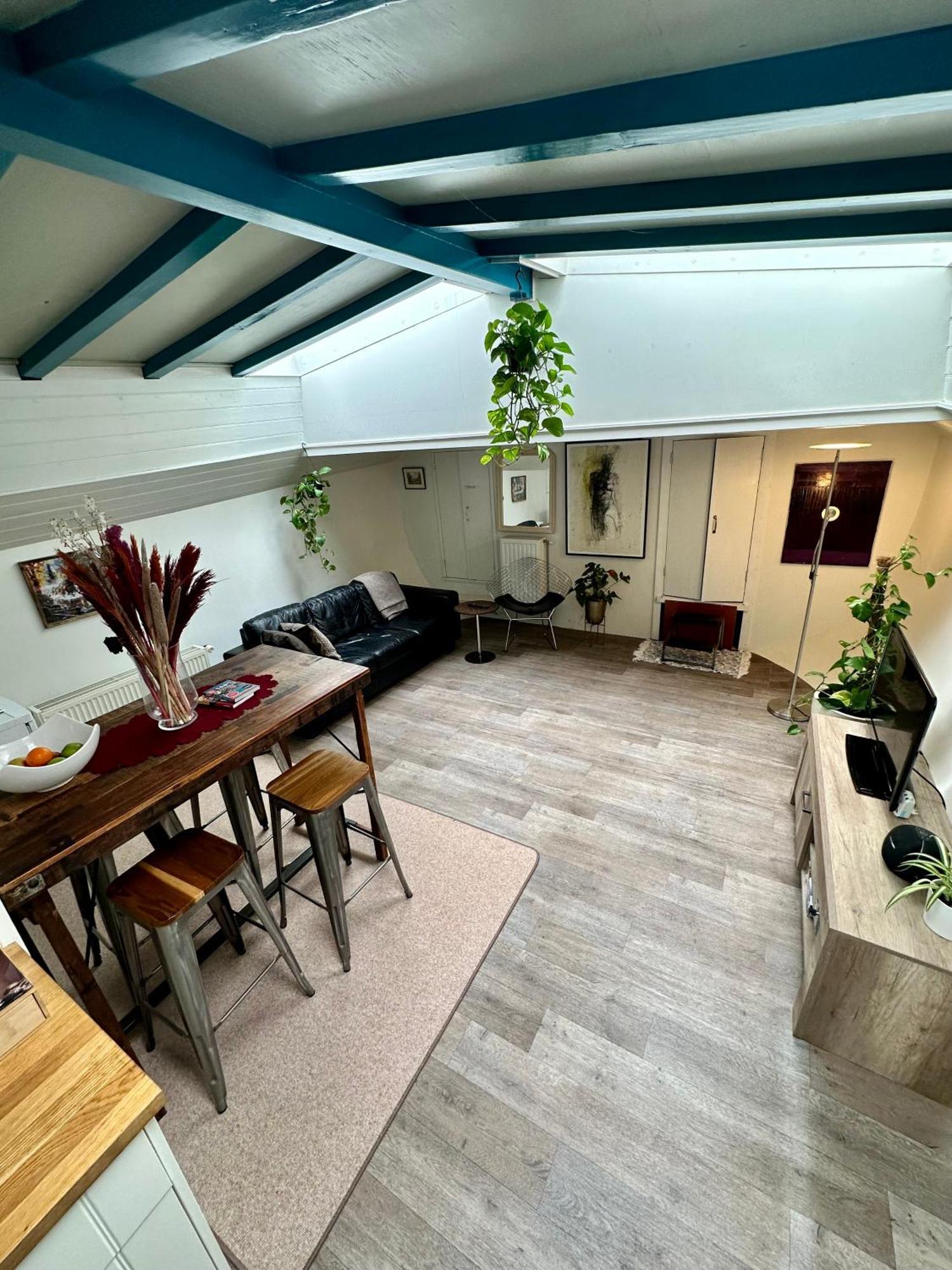 Houseboat In Homestay