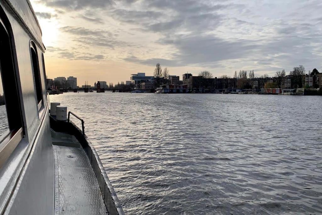 Homestay Houseboat In Amsterdam