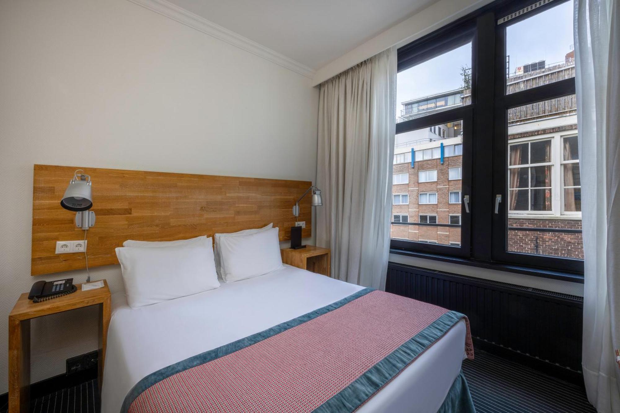 Hotel Catalonia Vondel 4*
