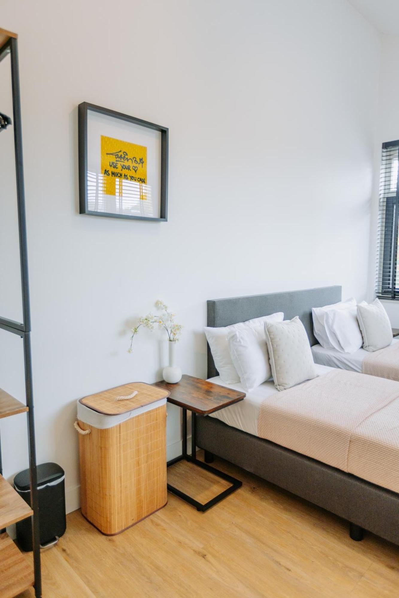 Dutch Design With 6 Luxurious Bedrooms