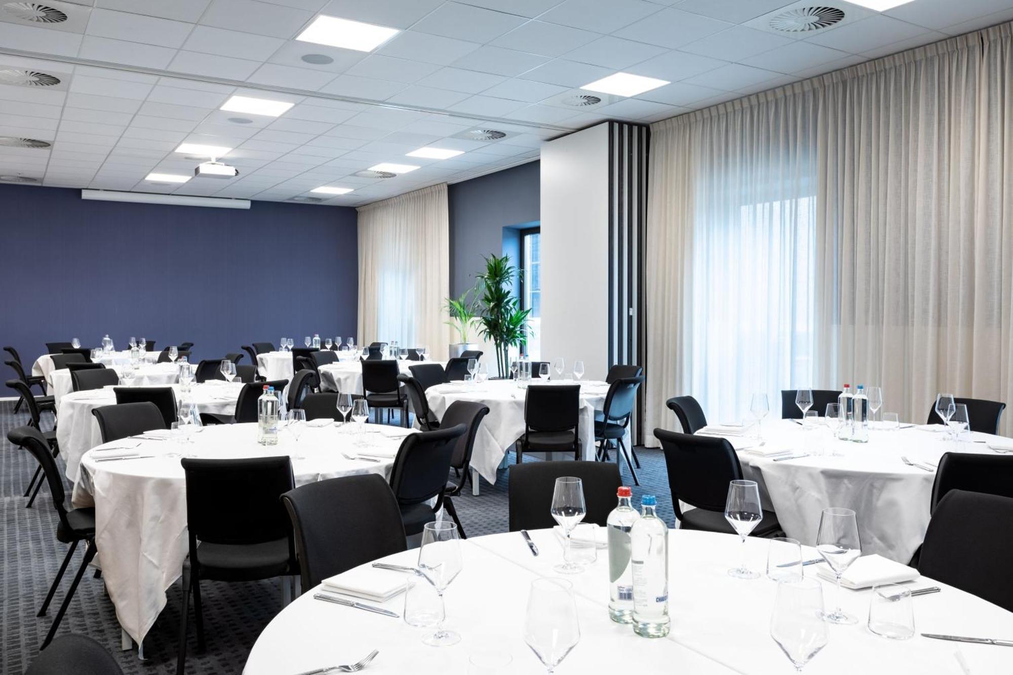 Hotel Courtyard By Marriott Arena Atlas