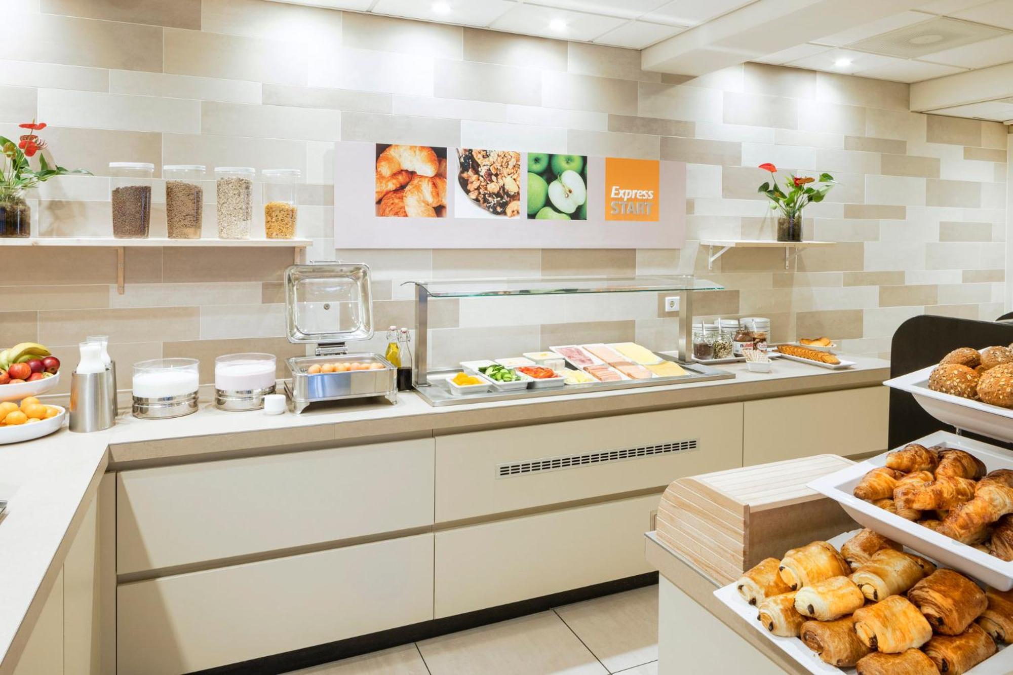 Holiday Express - South By Ihg