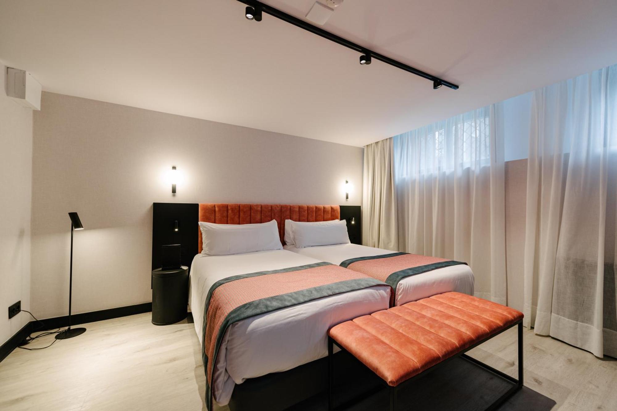 Catalonia Vondel Hotel 4*