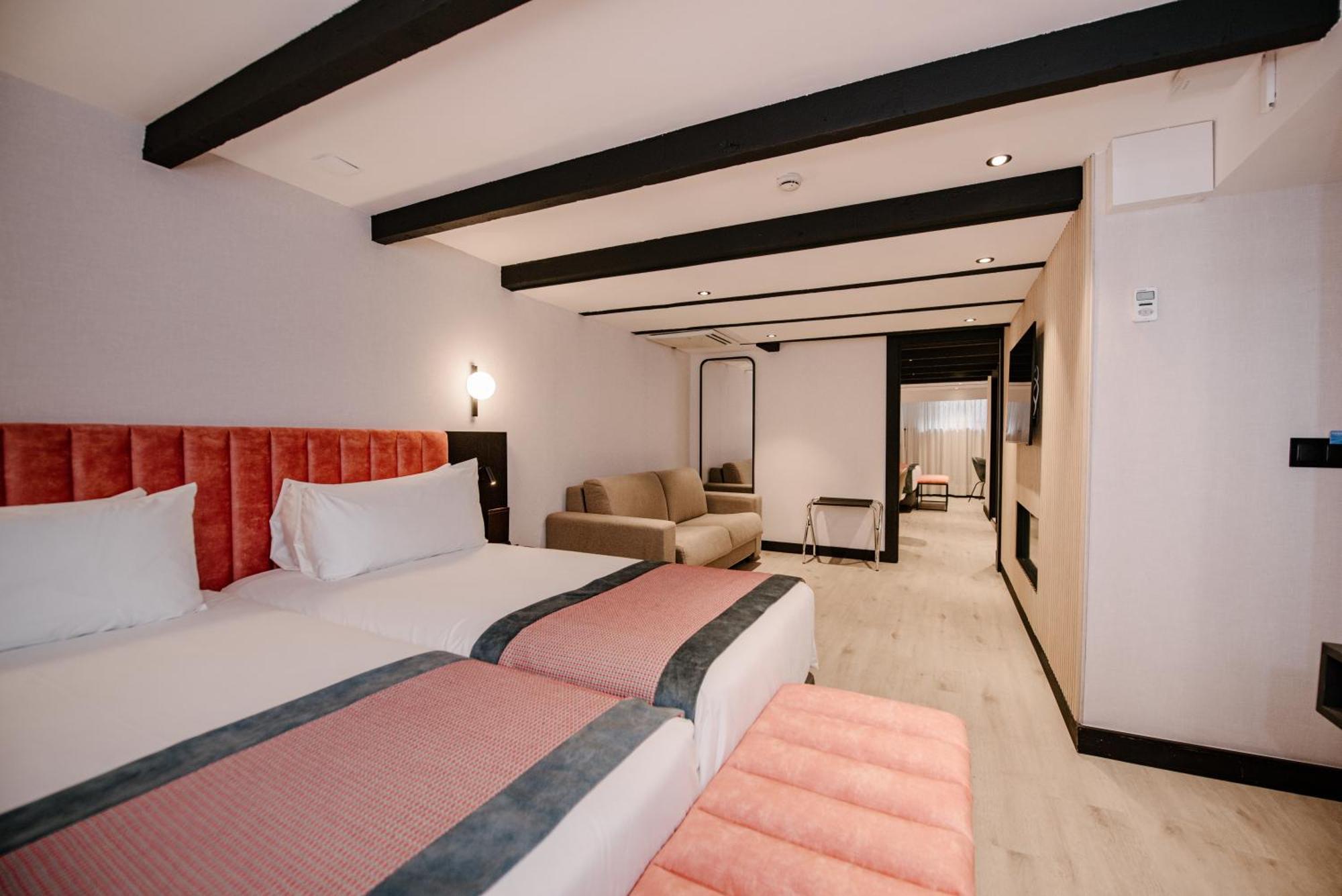 Catalonia Vondel 4*