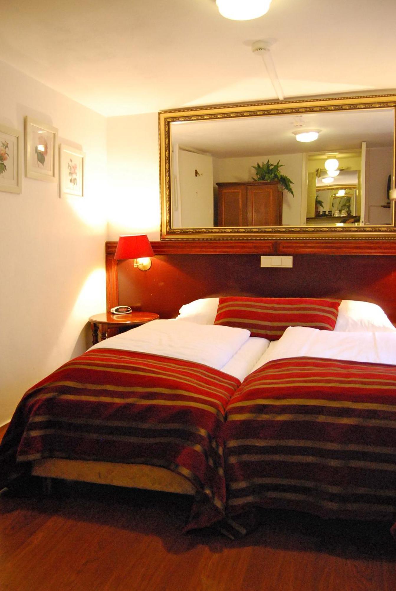Hotel House 3*