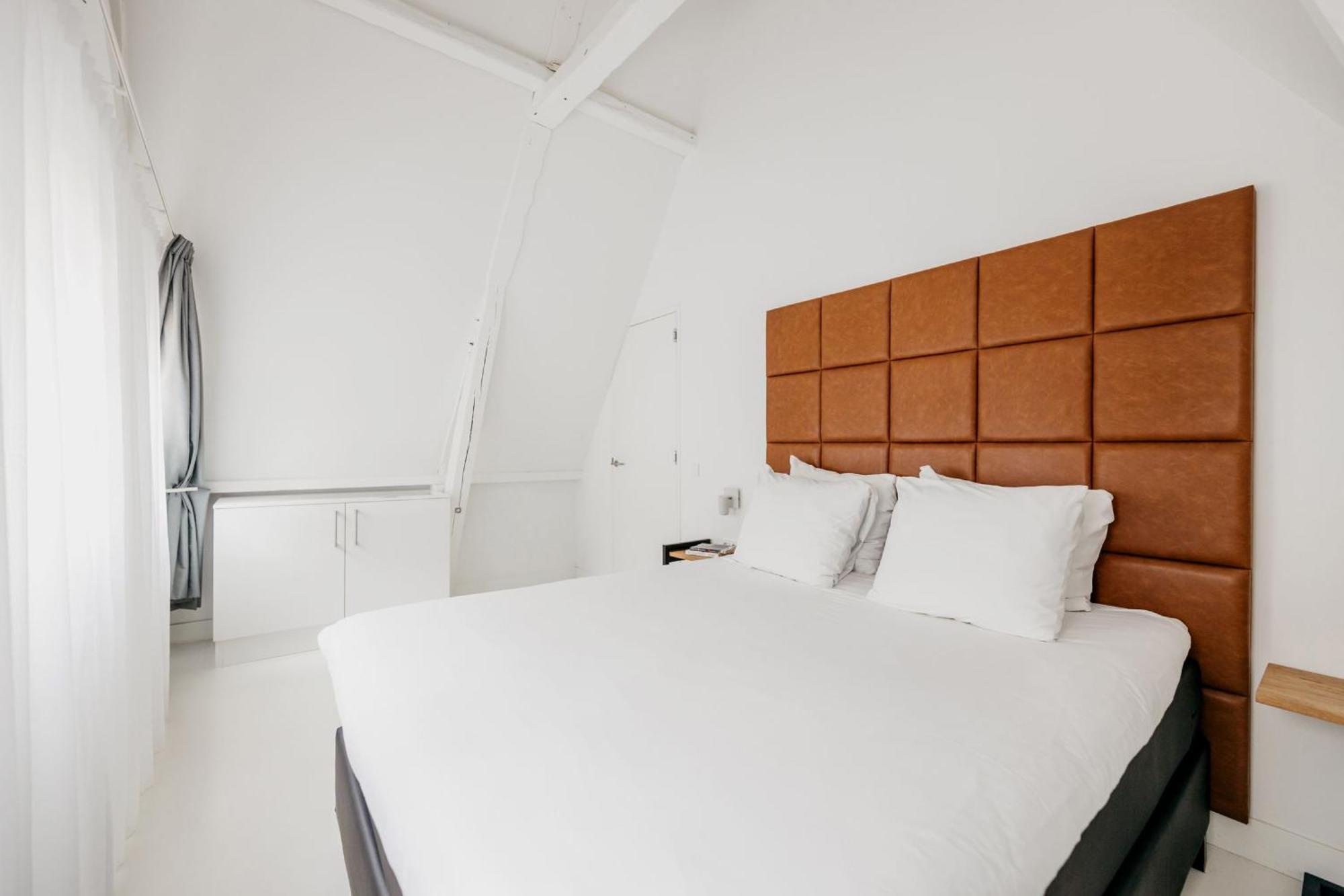 Yays Salthouse Canal By Numa Amsterdam