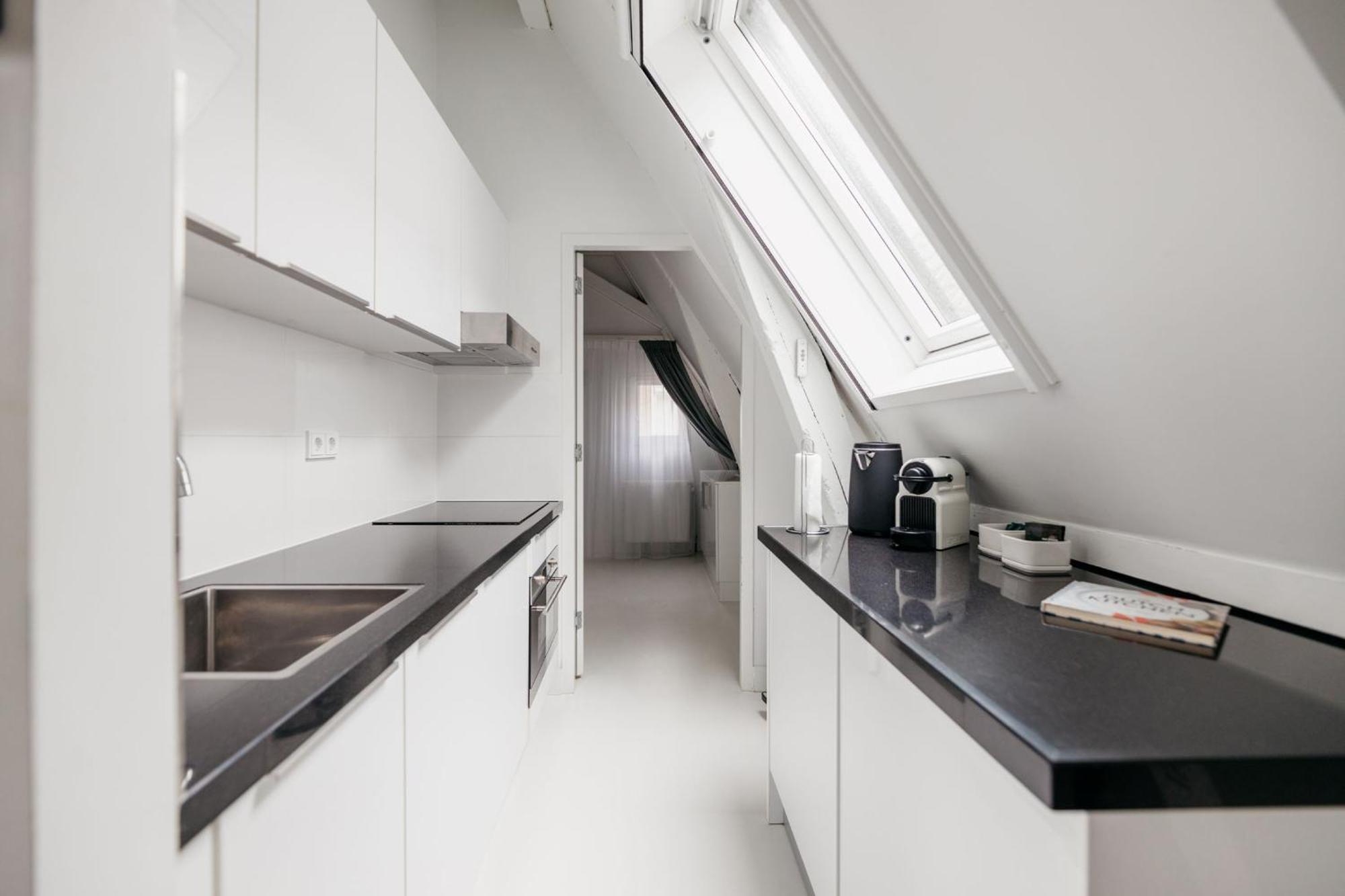 Yays Salthouse Canal By Numa Amsterdam