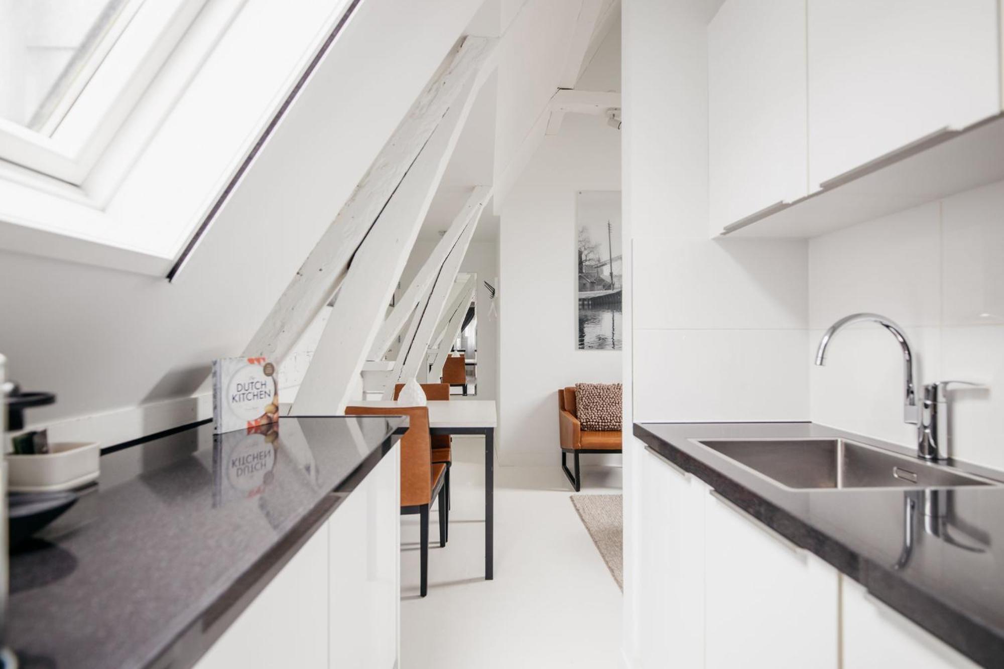 Yays Salthouse Canal By Numa Amsterdam