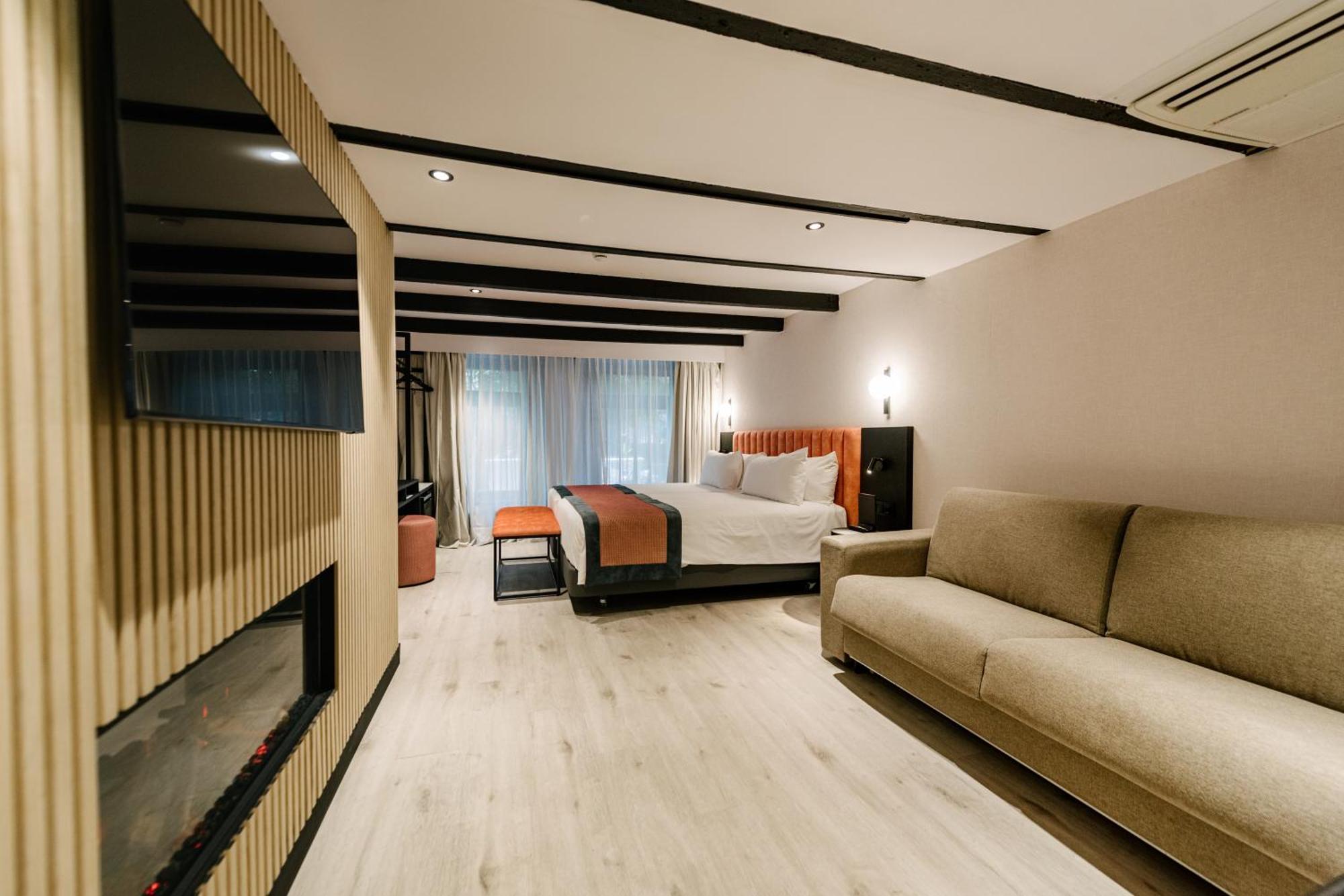 Catalonia Vondel Hotel 4*