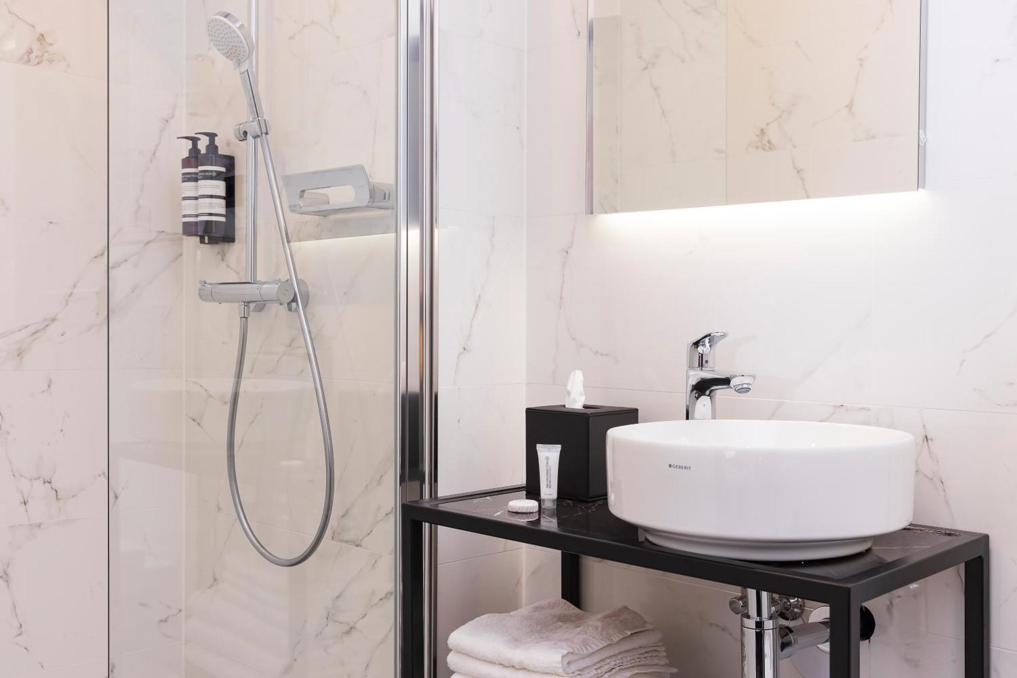 Huygens Place Hotel 4*