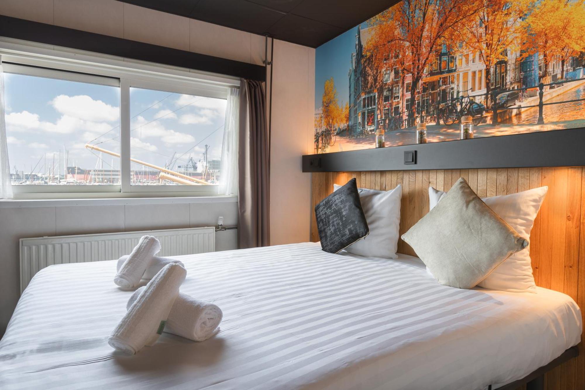 Botel Hotel 3*