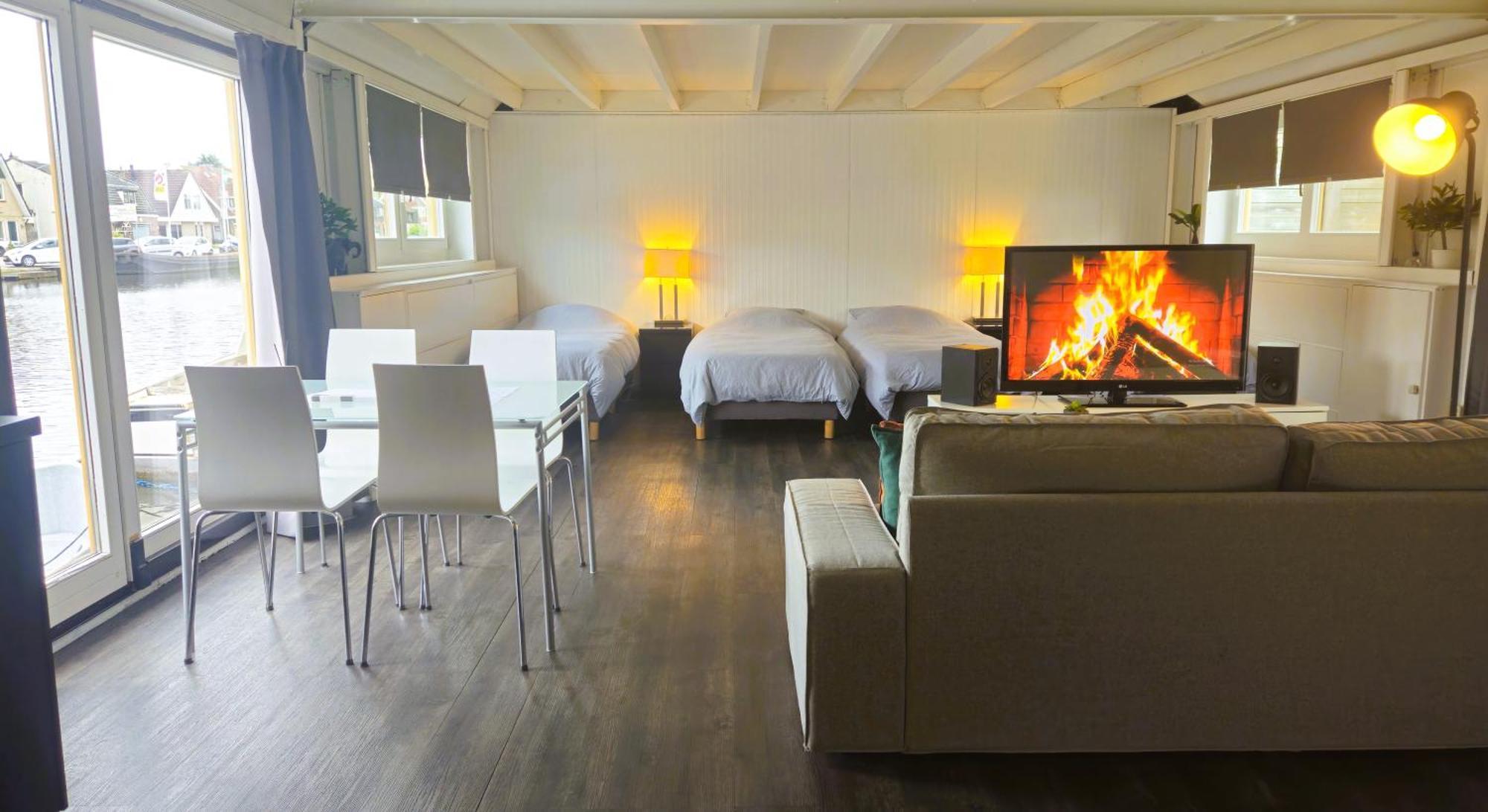 Boathouse Bed & Breakfast Amsterdam