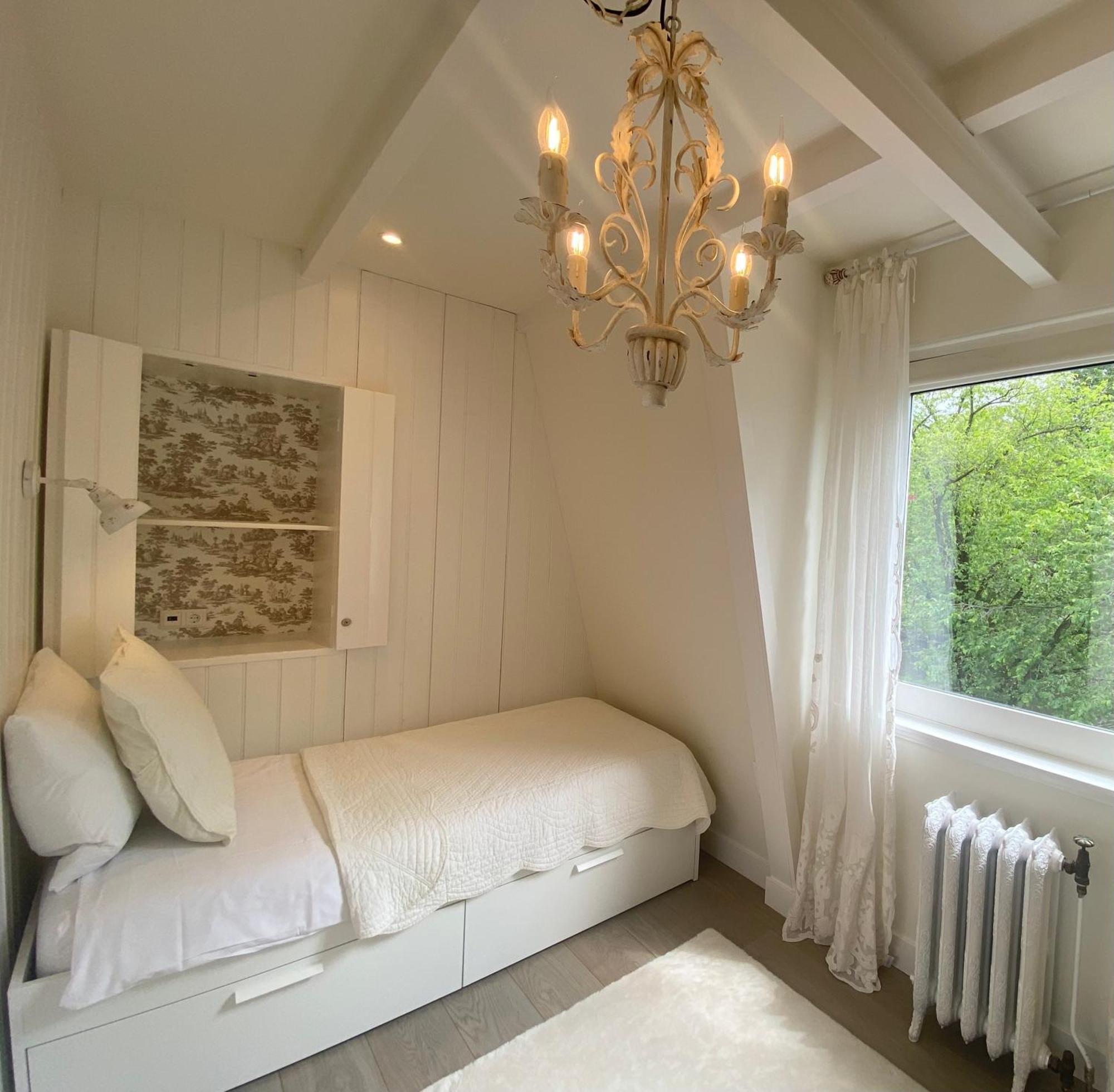 Bed And Breakfast Amsterdam Bed & Breakfast Amsterdam