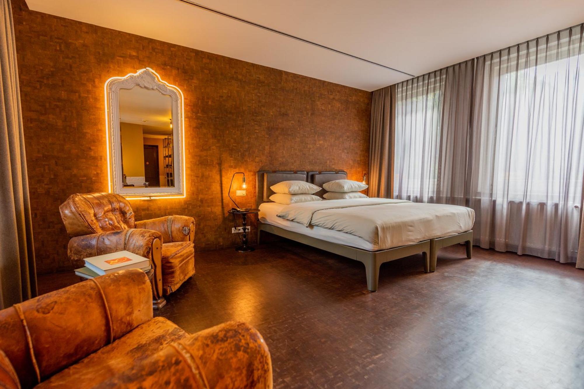 V Nesplein Hotel
