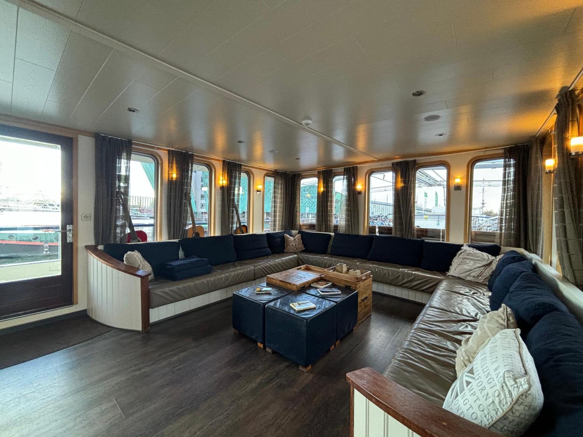 Hotelboat Iris