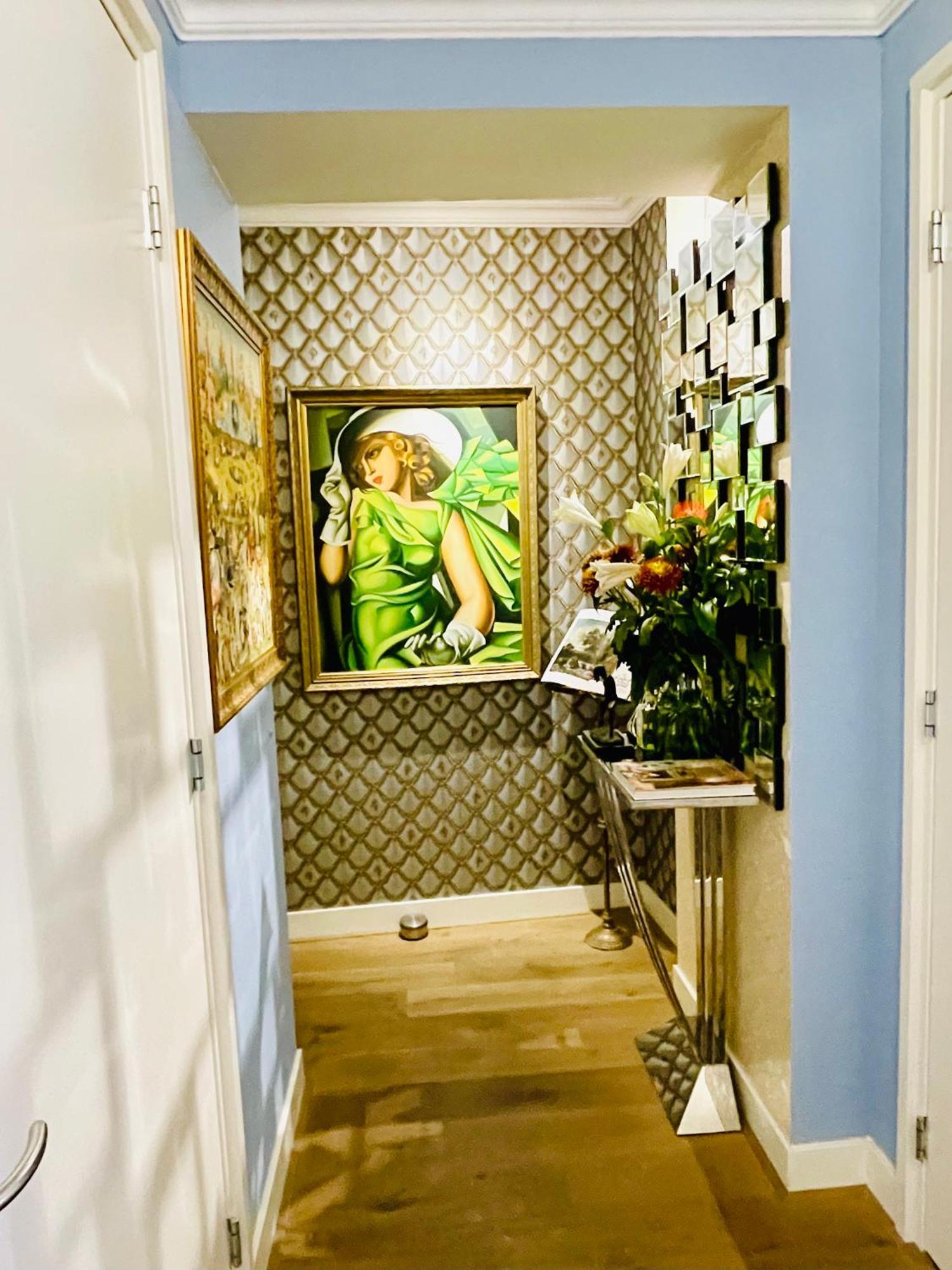Apartment Empress House