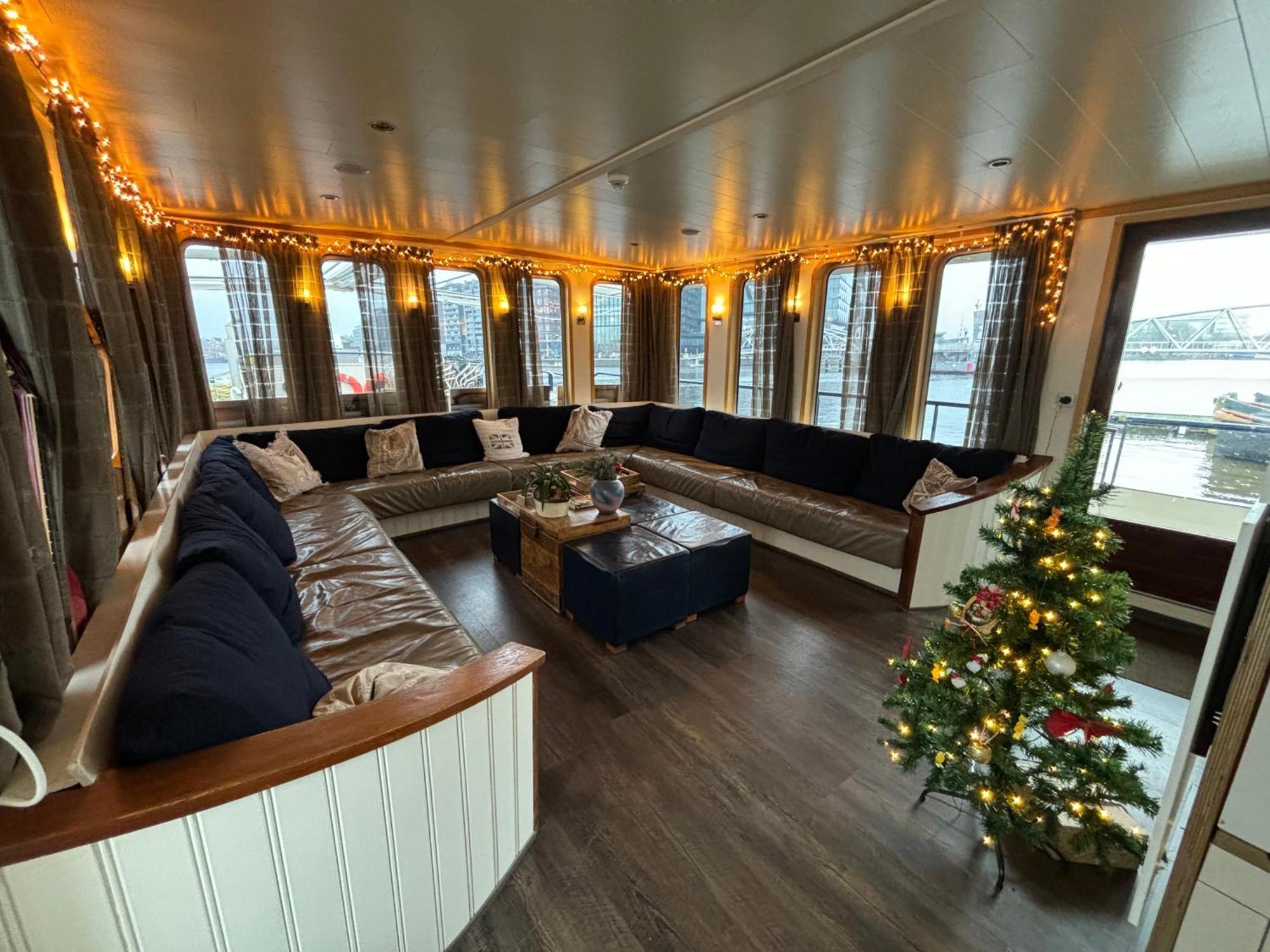 Hotelboat Iris Hotel *