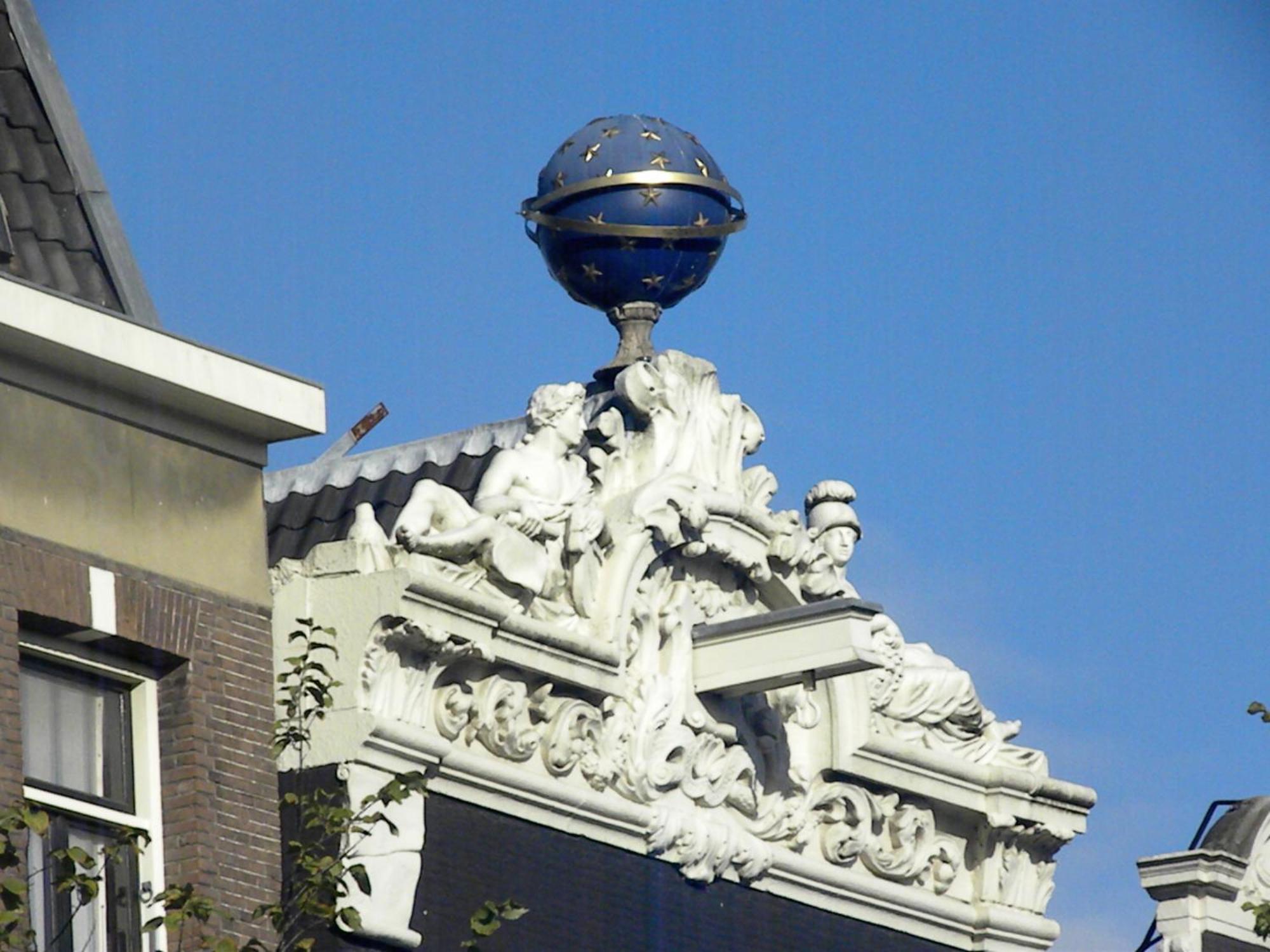 Hotel Ambassade 4*