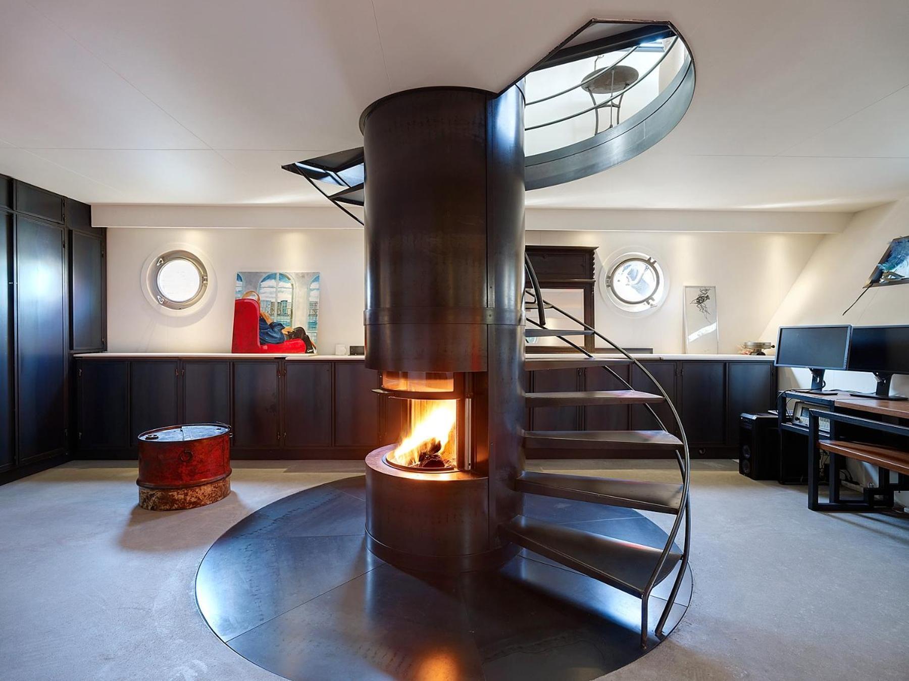 Botel A304 Romantic Seaship In Center Amsterdam