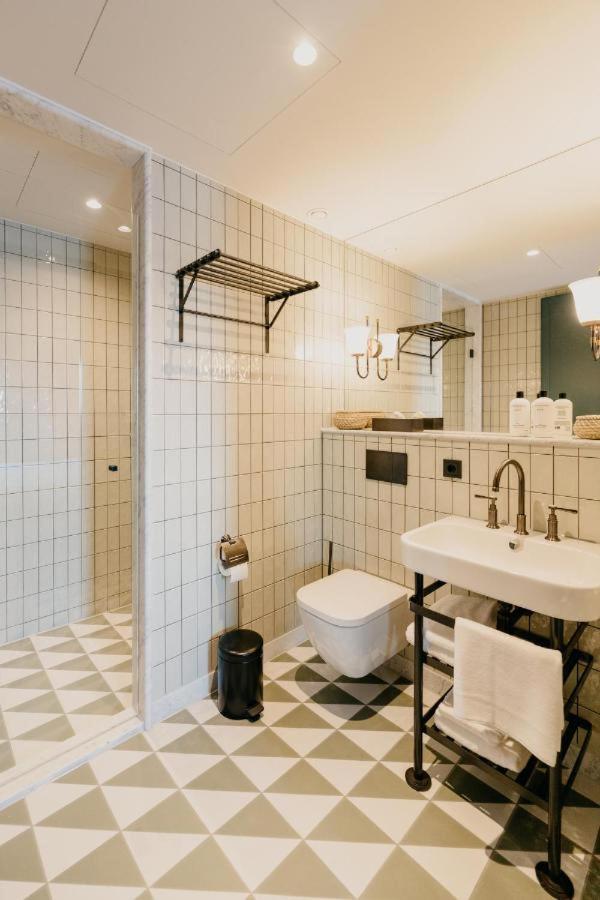 The July - Boat & Co Hotel 4*