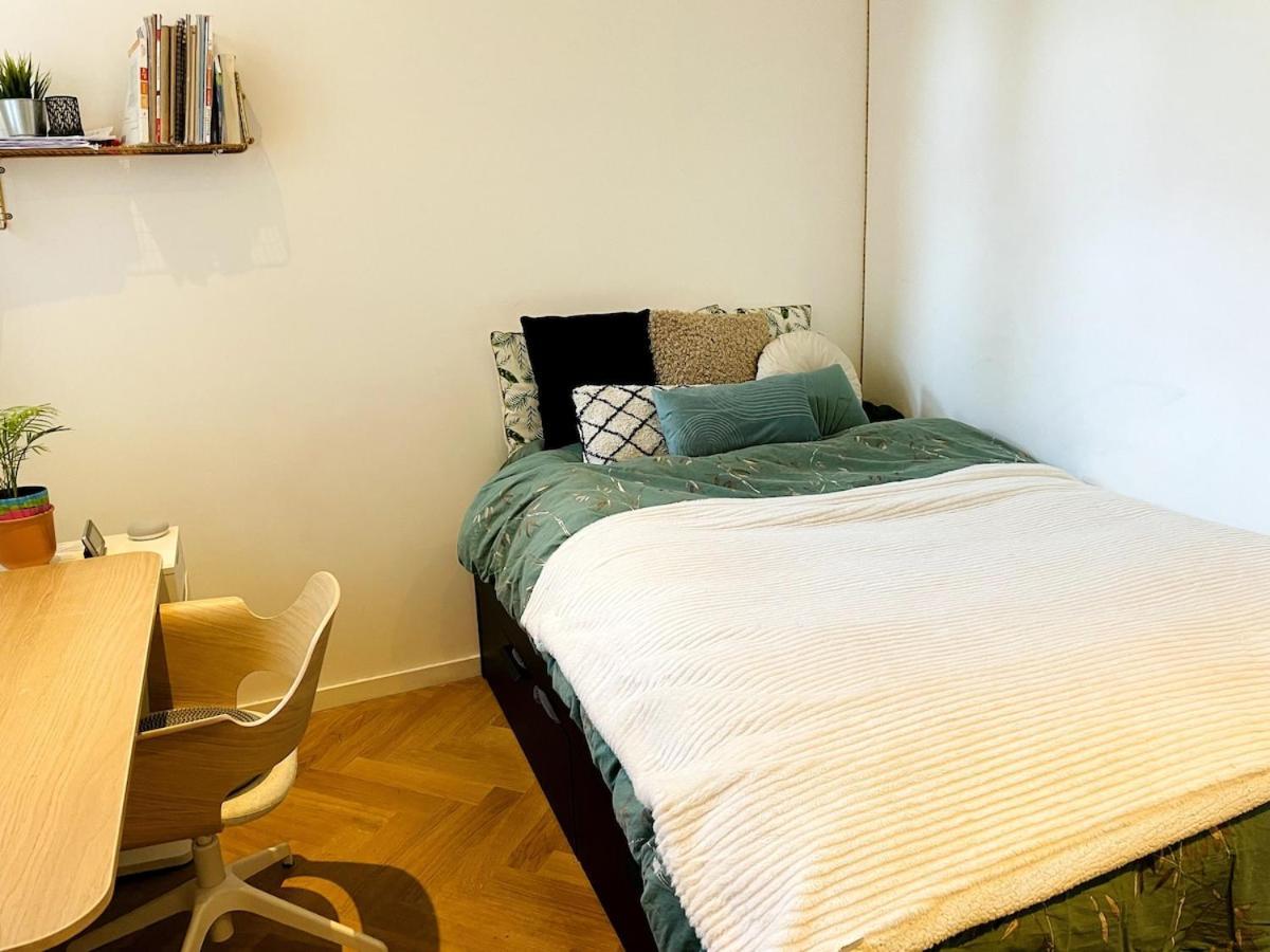 Spacious Familyhouse With Garden In Zuid *