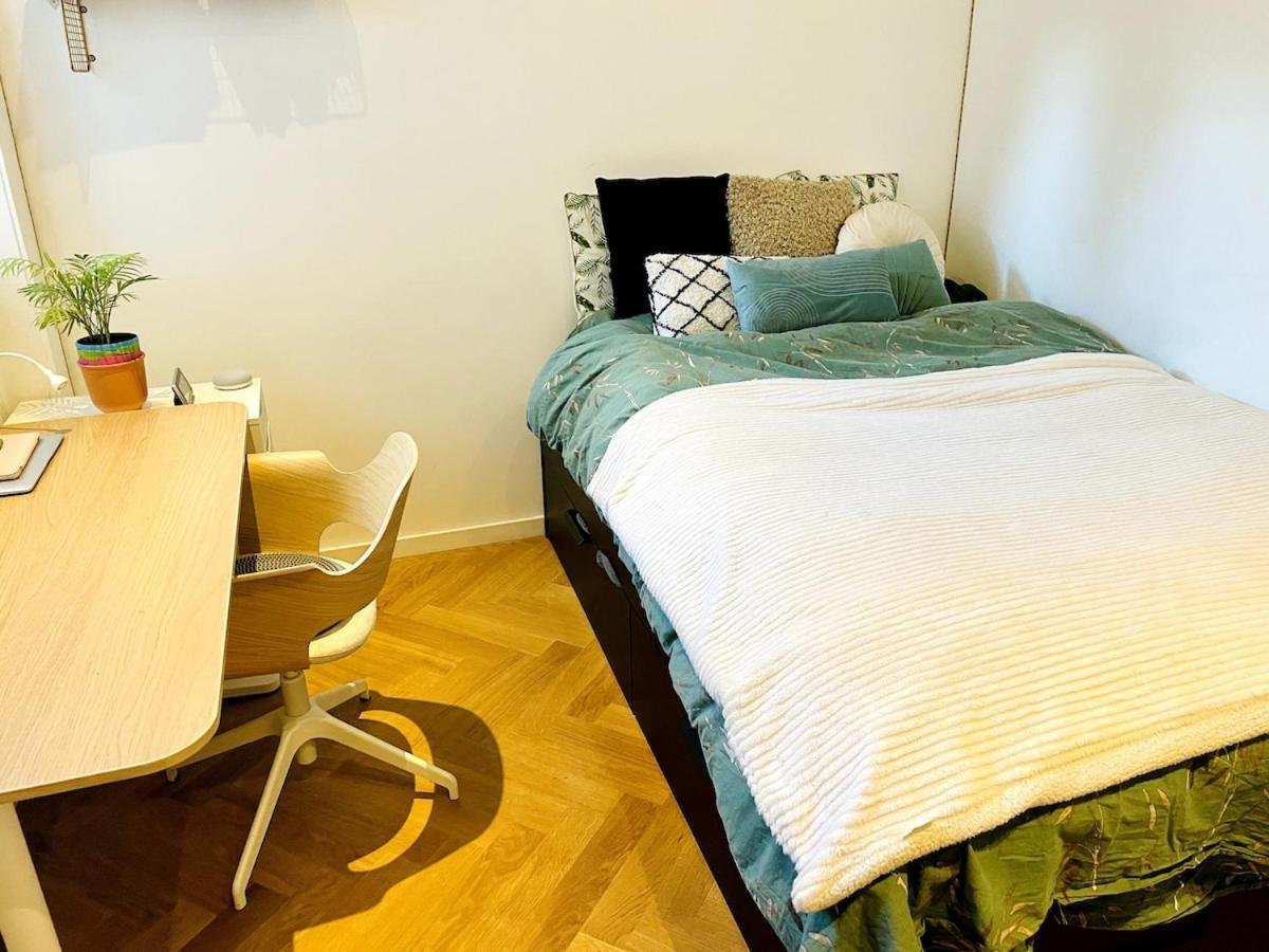 Spacious Familyhouse With Garden In Zuid *