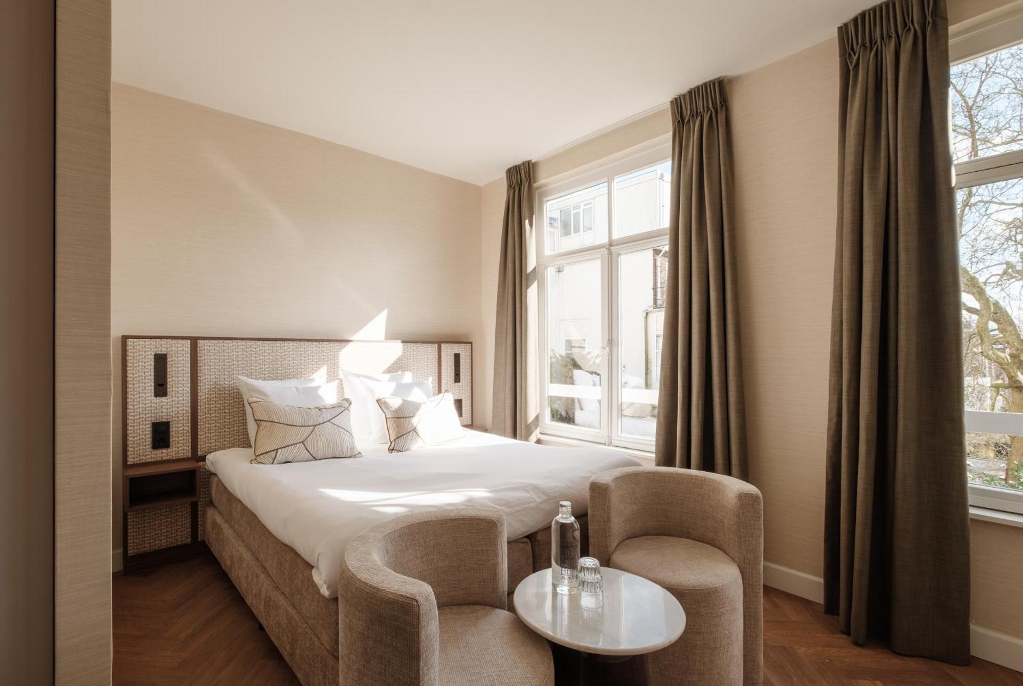 Parklane Hotel