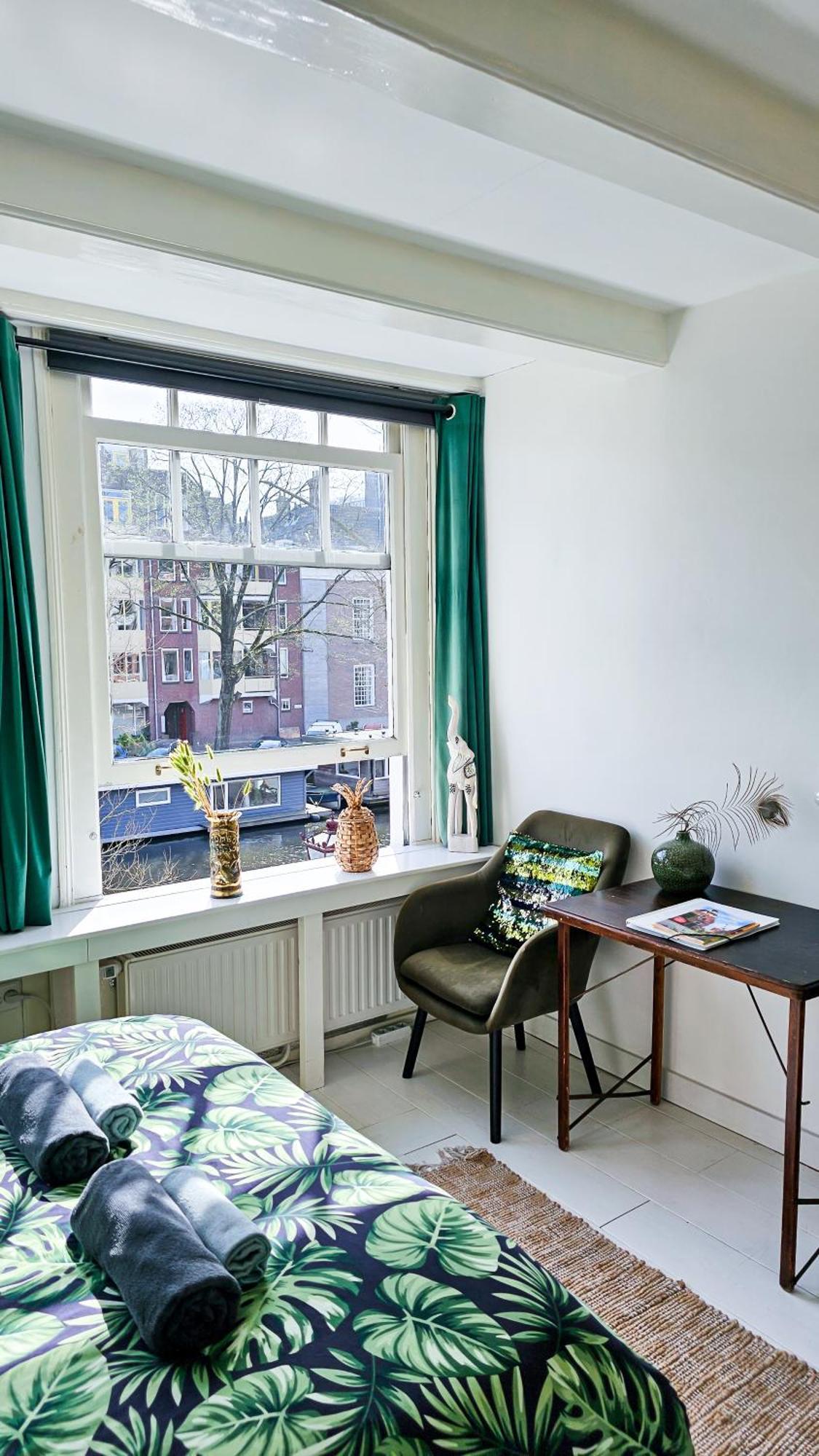 Large En-suite In Historic Canalhouse From 1729 Ferienhaus