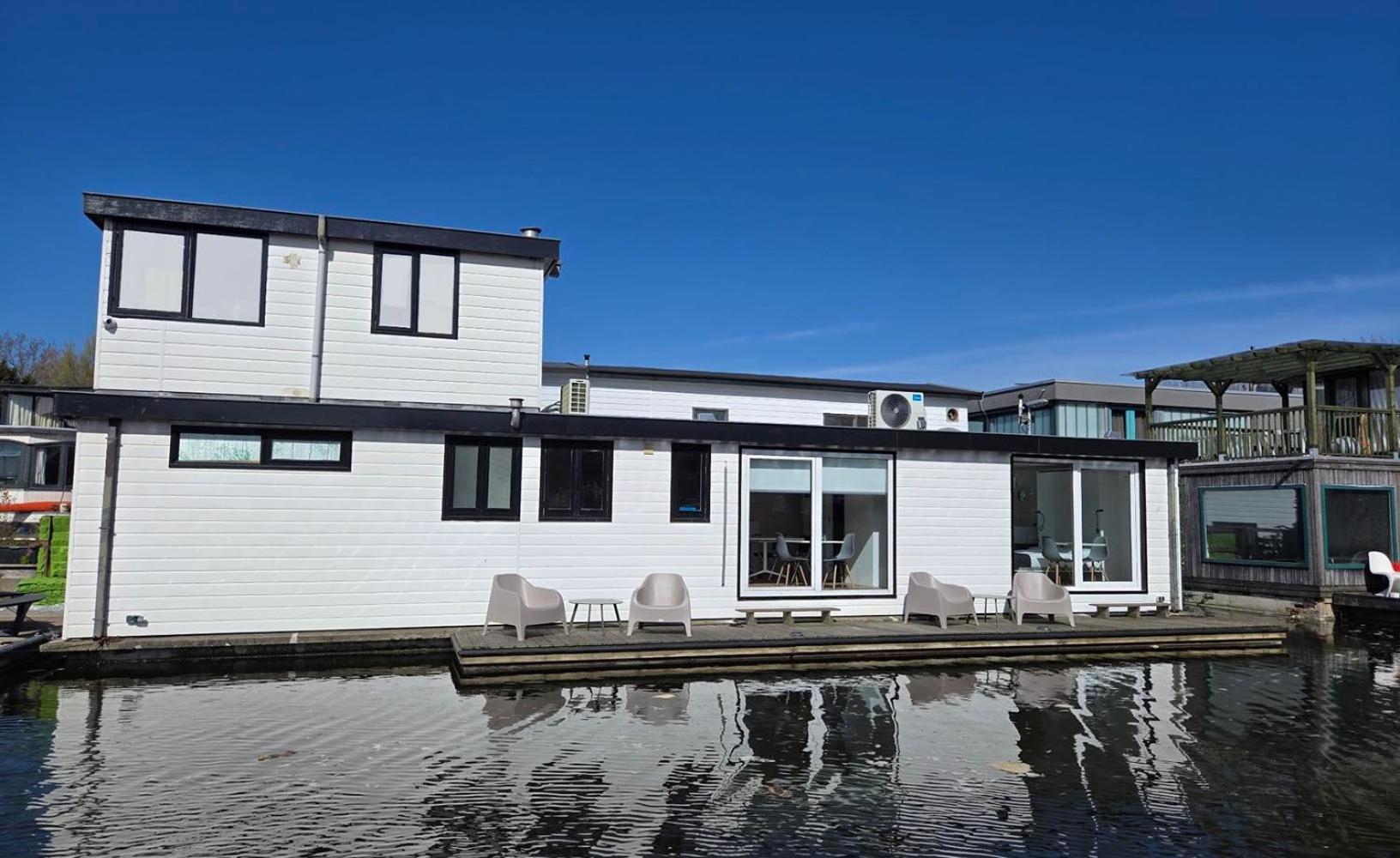 Bed & Breakfast Houseboat The New - Nieuwe