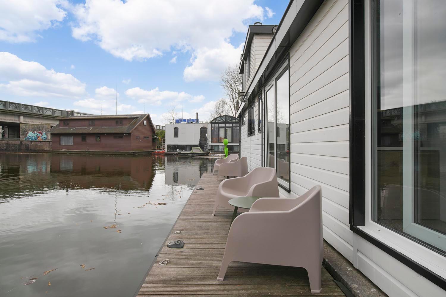 Bed & Breakfast Houseboat The New - Nieuwe *
