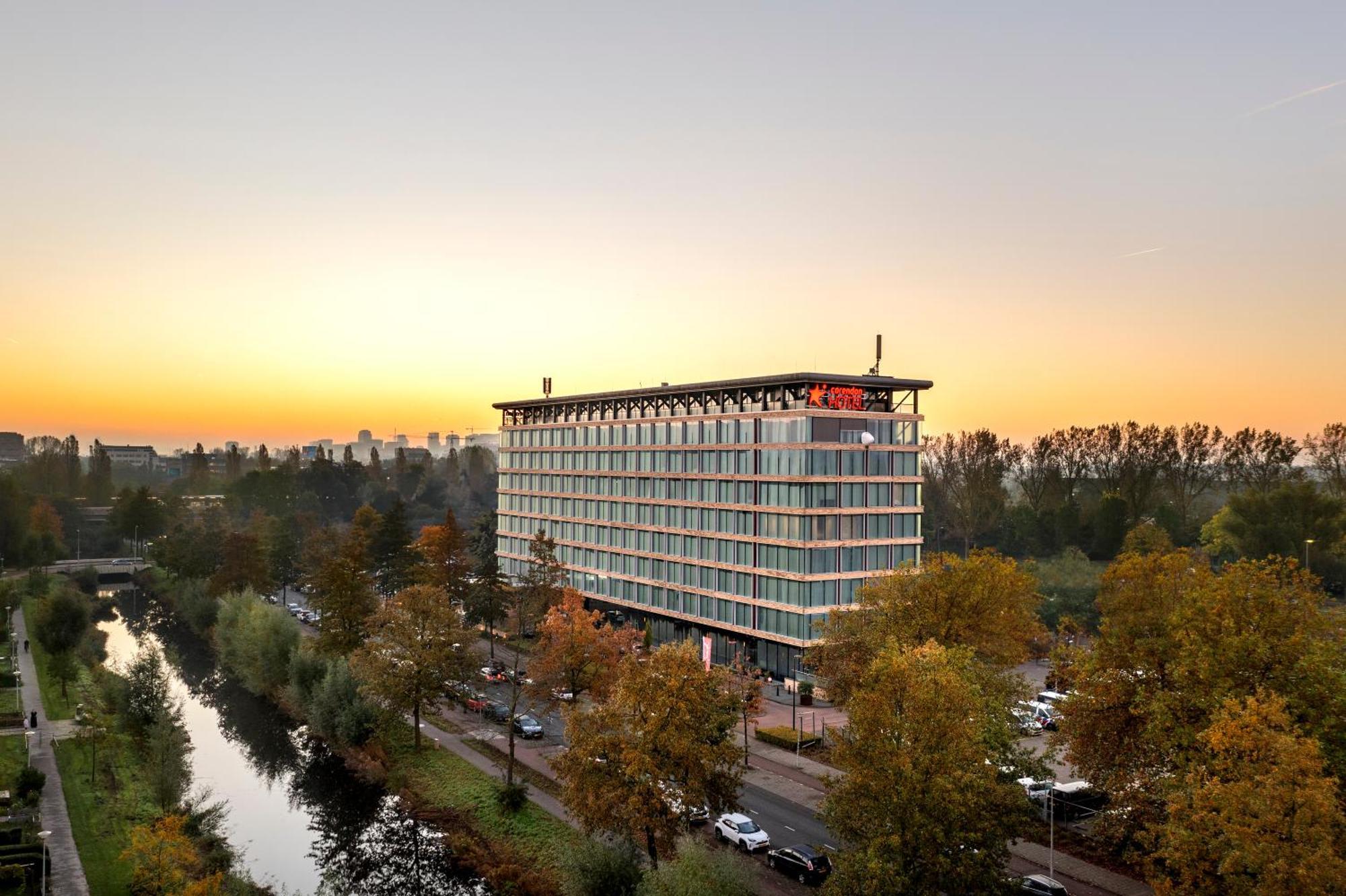 Corendon New-west, A Tribute Portfolio Amsterdam