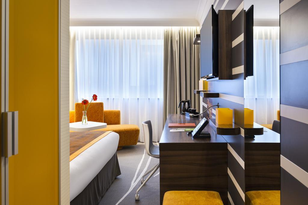 Holiday Hotel 4*
