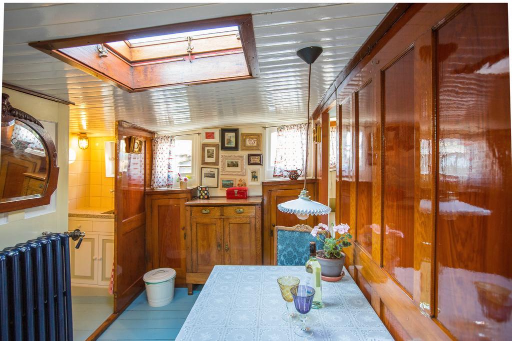 Westerdok25 Bed & Breakfast *