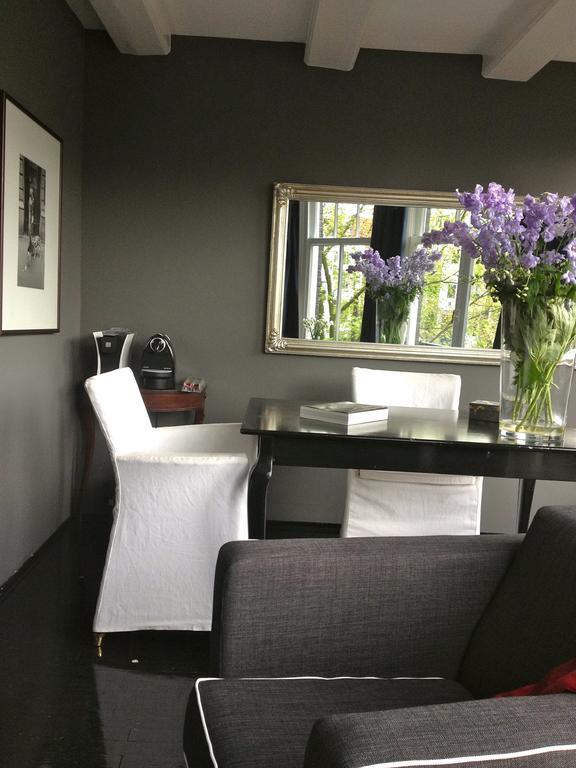 Bed & Breakfast Bij Tijn Op De Gracht Amsterdam