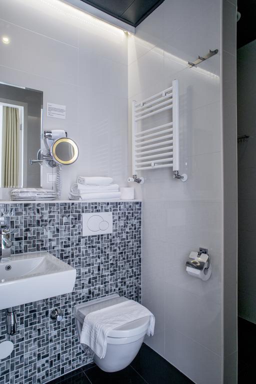 Hotel Larende 3*