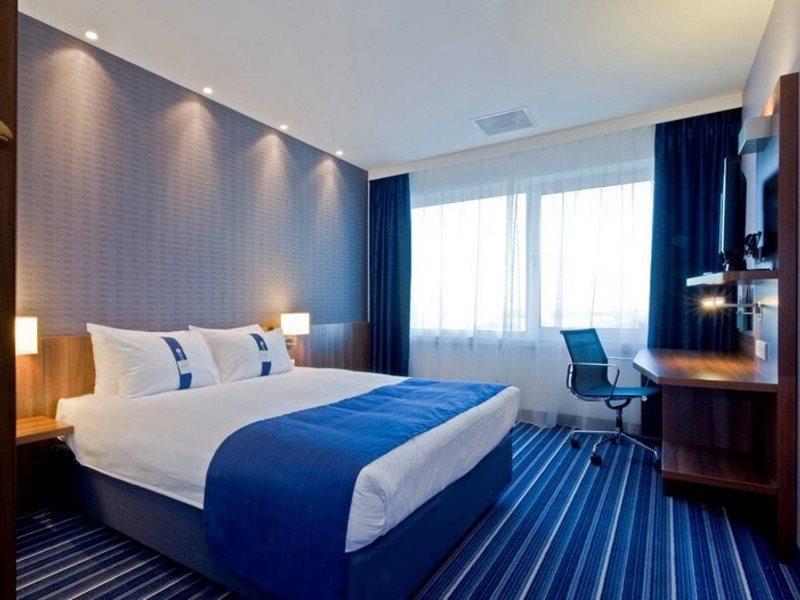 Holiday Express - South By Ihg